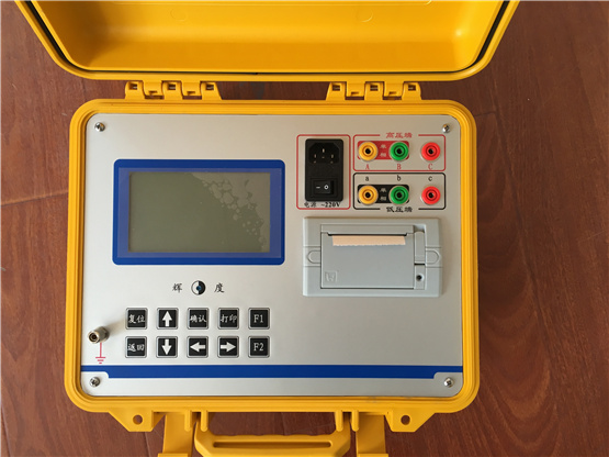 LCBZC-A变压器变比组别测试仪，可以检查变压器的绕组、分接开关的状况,判断变压器是否存在线圈短路、连接错误、匝间短路等缺陷，从而保证设备的安全使用。