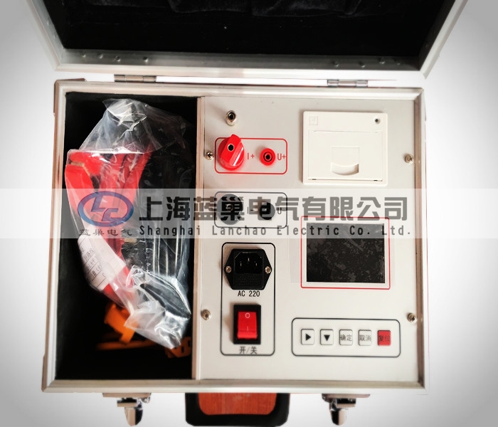 LCHL-200S智能回路电阻测试仪是根据中华人民共和国新电力执行标准DL/T845.4-2004，采用高频开关电源技术和数字电路技术相结合设计而成。它适用于开关控制设备回路电阻的测量。